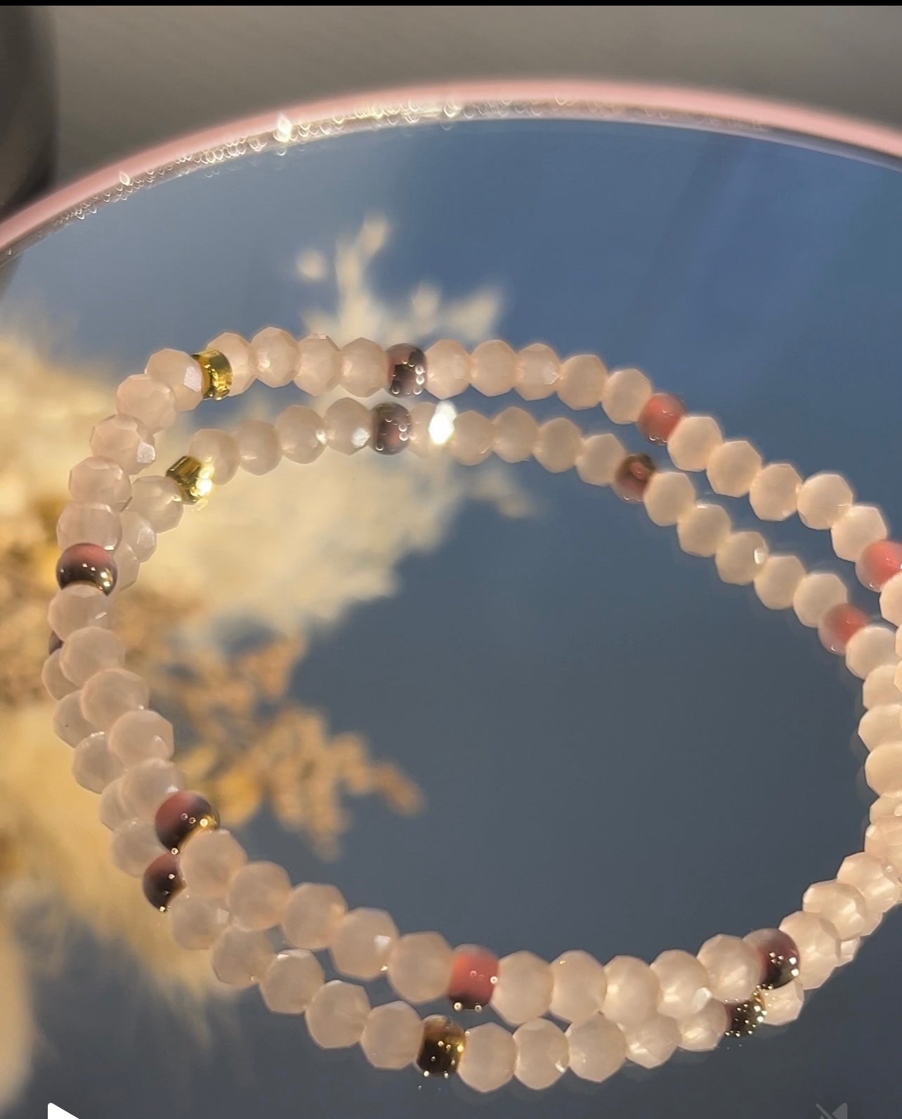 Mykt Rosa Kvarts Armbånd - Håndlaget med Metallaccenter